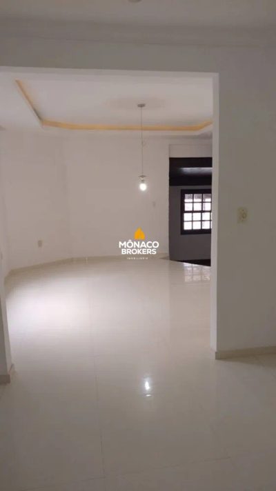 Casa, 4 quartos, 198 m² - Foto 1