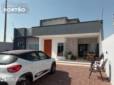 Casa, 4 quartos, 133 m² - Foto 1