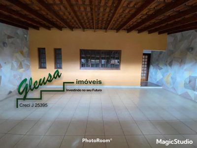 Casa, 4 quartos, 220 m² - Foto 1