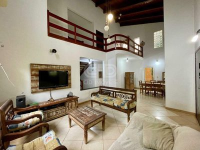 Sobrado, 2 quartos, 270 m² - Foto 1