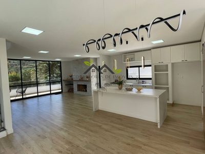 Casa, 5 quartos, 230 m² - Foto 4