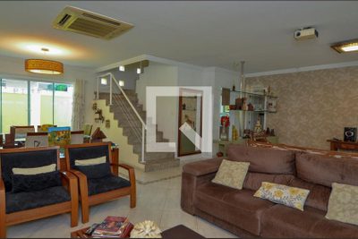 Casa, 4 quartos, 380 m² - Foto 1