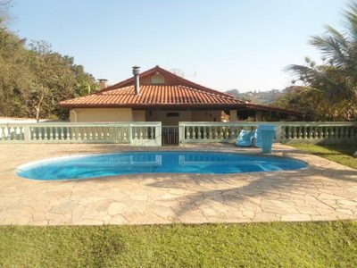 Chácara, 3 quartos, 1080 m² - Foto 1