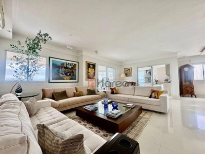 Apartamento, 3 quartos, 242 m² - Foto 1