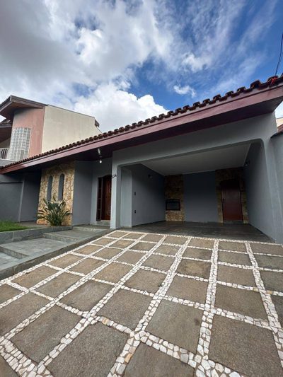 Casa, 3 quartos, 263 m² - Foto 1