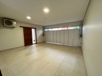 Casa, 5 quartos, 275 m² - Foto 2