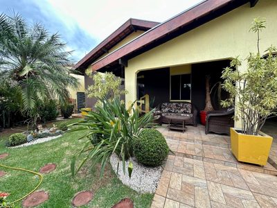 Casa, 3 quartos, 220 m² - Foto 1