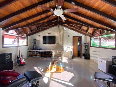 Casa, 3 quartos, 278 m² - Foto 1