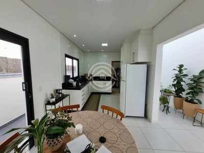 Casa, 4 quartos, 260 m² - Foto 1