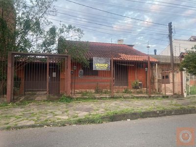 Casa, 4 quartos, 179 m² - Foto 1